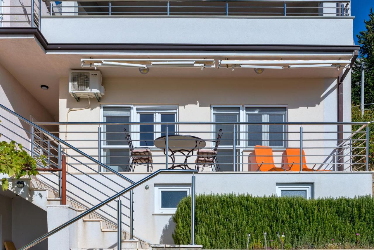 Pikolo Apartments Omis Tice Экстерьер фото